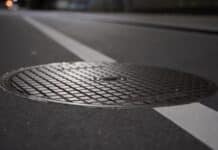 Kanaldeckel in Saarburg ausgehoben und gestohlen — Bauhof beseitigt Gefahrenstelle