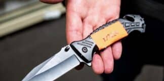 ++ Trier: Unvermittelt mit Messer in den Hals gestochen — Verdächtiger festgenommen ++