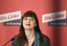 Wegen Trump: Linke fordert Schließung der US-Airbase Ramstein Linkenfraktionschefin Heidi Reichinnek steht an einem Rednerpult