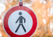 Gericht: Kein Wegerecht zur Garage ohne Grundbucheintrag