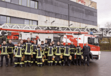 Neue Feuerwehrkräfte für Trier: Zwölf Ehrenamtliche schließen Grundausbildung erfolgreich ab Neue Feuerwehrleute der Freiwilligen Feuerwehr Trier nach erfolgreicher Truppmannausbildung in Ehrang