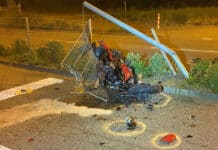 Motorradfahrer kracht gegen Ampelanlage – Schwerverletzt!