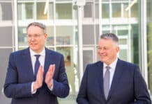 Spritpreise: Schnieder appelliert an Mineralölkonzerne