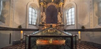 Heilig-Rock-Tage beginnen im Trierer Dom