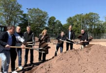 Trier: Spatenstich für neuen Kunstrasenplatz in Heiligkreuz