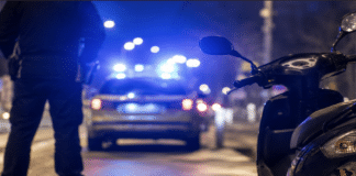 Trier: Erst Schlangenlinien, dann Eskalation – Mann landet nach Kontrolle im Gewahrsam! Polizeikontrolle in Trier nach Schlangenlinienfahrt eines Rollerfahrers unter Alkoholverdacht in der Zurmaiener Straße.