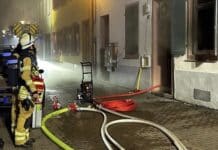RLP: Feuer in Wohn- und Geschäftsgebäude – drei Personen mit Fluchthauben evakuiert