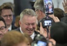 Stehende Ovationen für Schnieder: CDU stimmt für Koalitionsvertrag mit der SPD