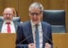 Scheidender Landtagspräsident Hering: Demokratie muss wehrhaft sein