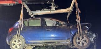 Unfall zwischen Reinsfeld und Farschweiler: PKW-Fahrer (18) landet in Böschung