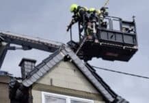 Dachstuhlbrand in Üdersdorf: Flammen schlugen aus dem Dach – vier Wehren im Einsatz
