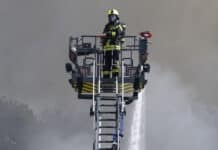 Großeinsatz in Bollendorf: Handwerkerzentrum nach Hallenbrand zerstört