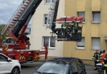Daun: Rettungsdienst und Feuerwehr arbeiten Hand in Hand beim Patiententransport