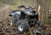 Tödlicher Quad-Unfall im Rhein-Hunsrück-Kreis: Opfer waren 24 und 35 Jahre alt Quad auf einem Feldweg als Symbolbild für einen tödlichen Quad-Unfall bei Laubach im Rhein-Hunsrück-Kreis