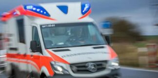 Pferd mit Kutsche geht durch: Drei Verletzte