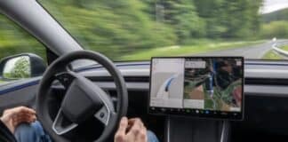 Pilotprojekt in der Eifel: Selbstfahrende Teslas bringen Schüler und Senioren ans Ziel