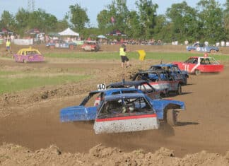 2. Lauf der Stock-Car-Meisterschaft: Spektakuläre Duelle und zahlreiche Blechschäden