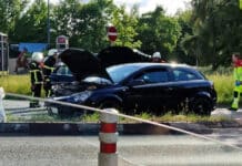 Trier: Pkw-Unfall mit zwei Verletzten in den Moselauen – Berufsfeuerwehr im Einsatz ++