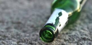 Region: Mit Bierflasche ins Gesicht geschlagen – Opfer ins Krankenhaus