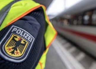 RLP: Flüssigkeit in ICE versprüht – Zugbegleiter wird ohnmächtig