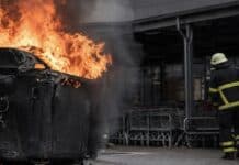 Wittlich: Abfallcontainer in Flammen – brennender Gegenstand in Container geworfen