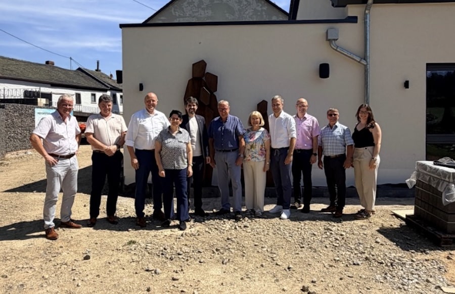 F-rderbescheid-bergeben-Wichtiger-Schritt-zum-Dorfgemeinschaftshaus-Lasel