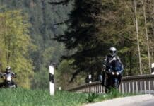 Wiedereinstieg aufs Motorrad – Was beim Neustart nach der Fahrpause zu beachten ist