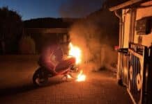 Motorroller brennt in Prüm – Übergreifen der Flammen auf Haus verhindert