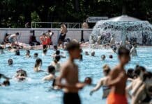 Tumult in saarländischem Freibad – streitende Menge von 100 Personen