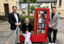 Konz: Stöbern und entdecken – Neuer Bücherschrank vor der Stadtbibliothek