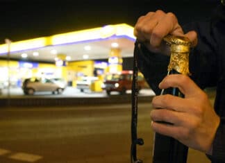 Hunsrück: Drei Überfälle in einer Nacht: Tankstellen-Frikadellen-Räuber verurteilt