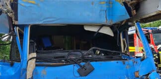 Wohnmobil kracht ungebremst in Stauende – Familienvater stirbt