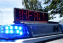 Echternacherbrück: Drei Verletzte bei Auffahr-Crash auf der L1 Polizeiwagen mit Unfall-Schild